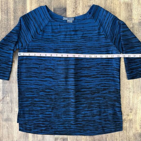 Vince Women’s 100% Silk Horizontal Animal Print Blouse Blue Black Size XSmall - Picture 5 of 9
